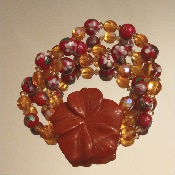 Jewelry - ♥️HP♥️Hibiscus 3 strand stretch bracelet